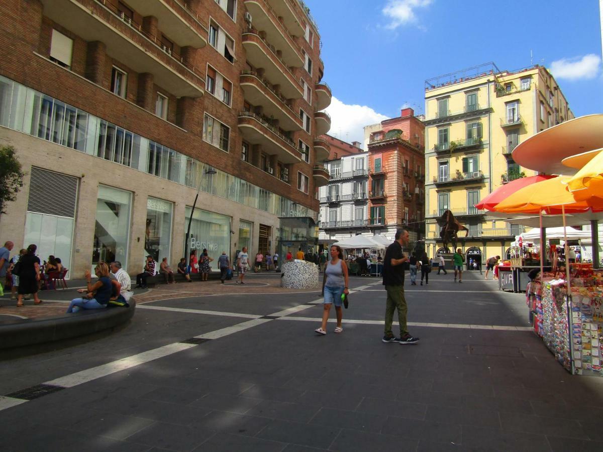 Casa Vacanze La Fenice Naples Luaran gambar